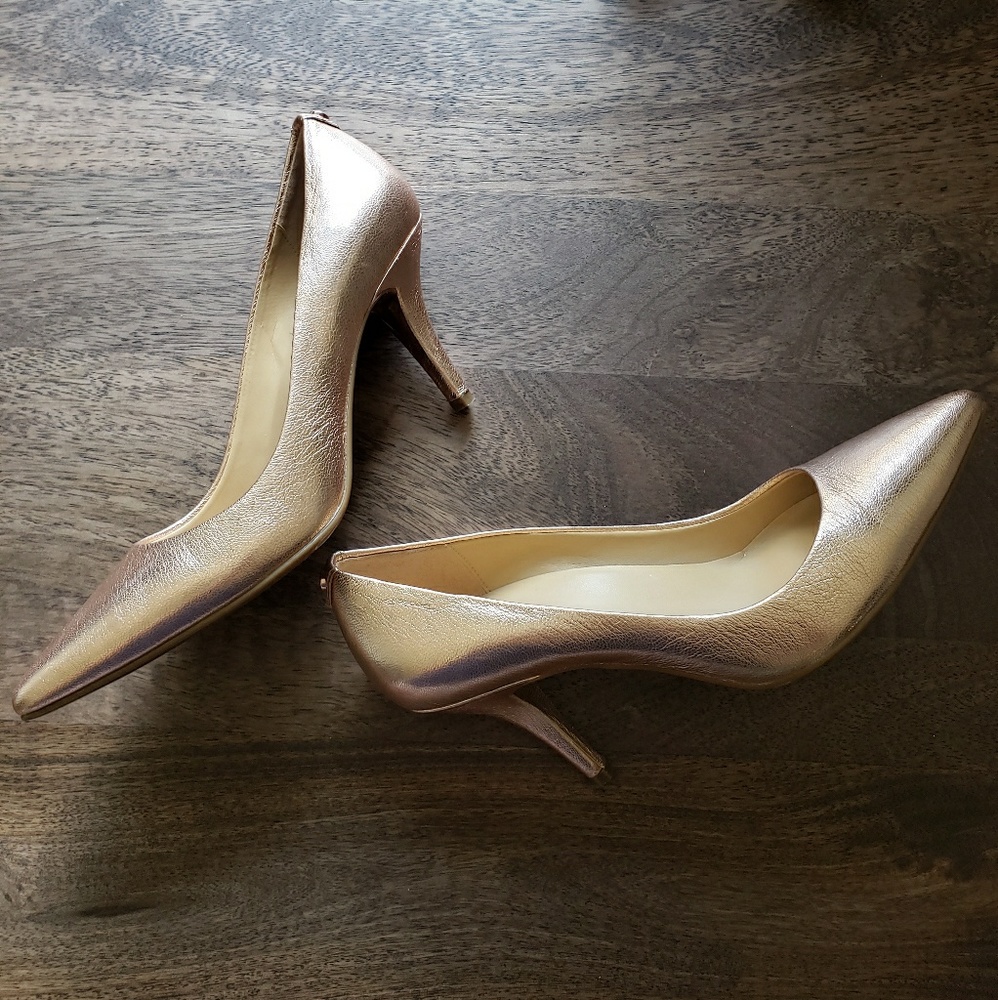 Michael Kors EUC Rose Gold pumps